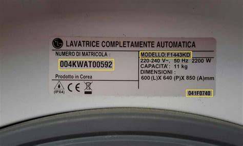 Esempio di etichetta identificativa su elettrodomestico Candy