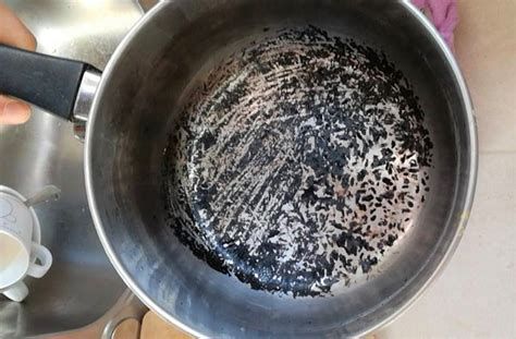 pentola con fondo bruciato