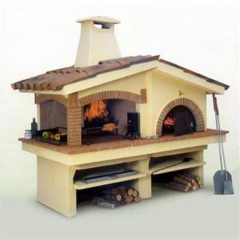 barbecue in muratura con forno per pizza integrato
