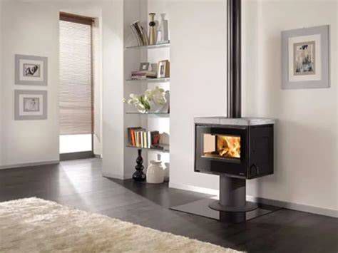 Grafico confronto emissioni stufe a fuoco continuo tradizionali vs. stufe a legna moderne