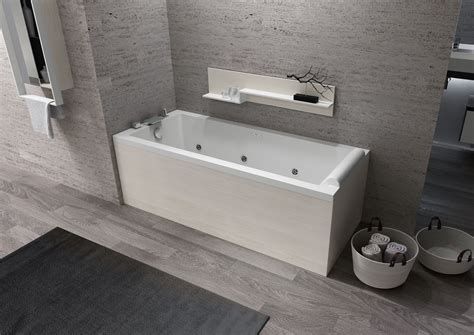Vasca Novellini Calos Incasso in ambiente bagno moderno
