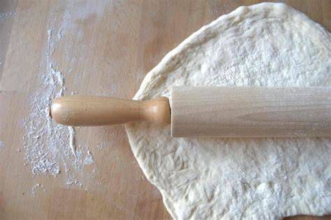 Come stendere l'impasto per pizza a mano